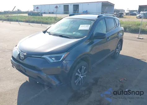 2017 Toyota Rav4 Le z USA, uszkodzony, nr VIN JTMBFREV3HJ144115